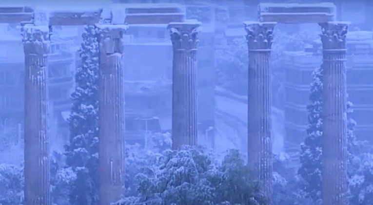 VIDEO Atena je pod snijegom, palo ga je najviše u zadnjih desetak godina