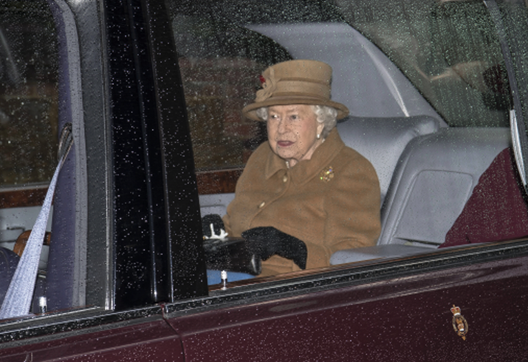 Britanci se raspisali o tome što kraljica radi dan prije sastanka s Harryjem