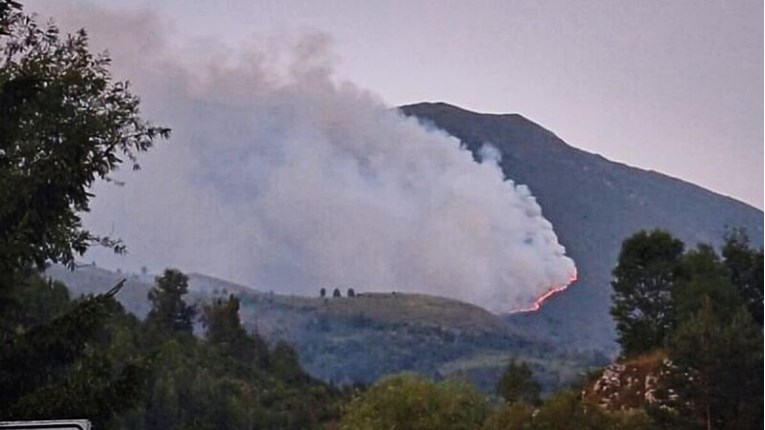 Gori na Jahorini u BiH, požar zahvatio i dio miniranog područja