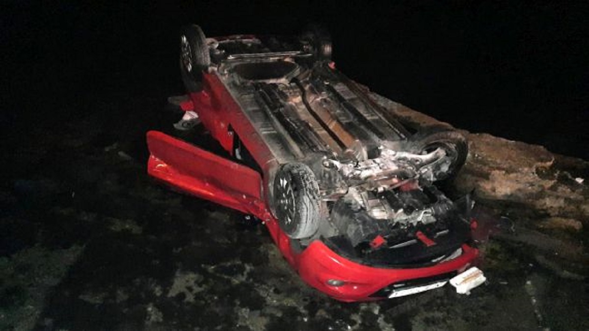 Teška nesreća u Kaštelima: Auto s četiri osobe sletio u more, poginula jedna osoba
