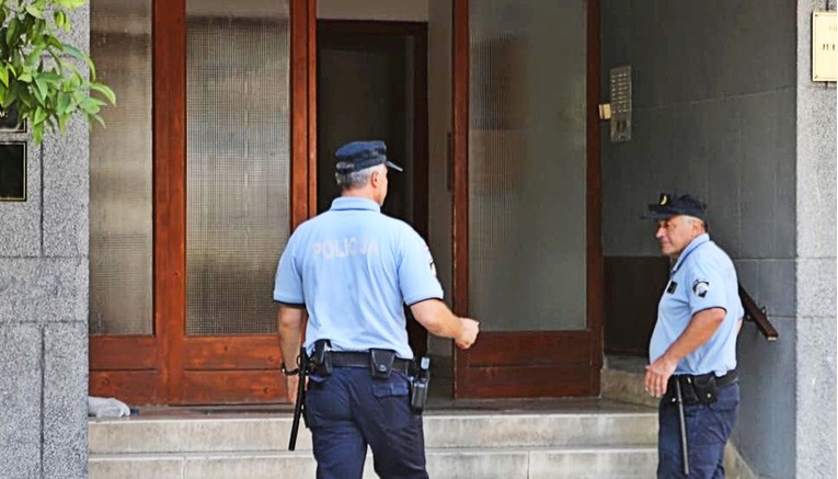 Žena u Splitu ljude s balkona zalijevala psećom mokraćom. Izbjegla je kaznu, evo kako