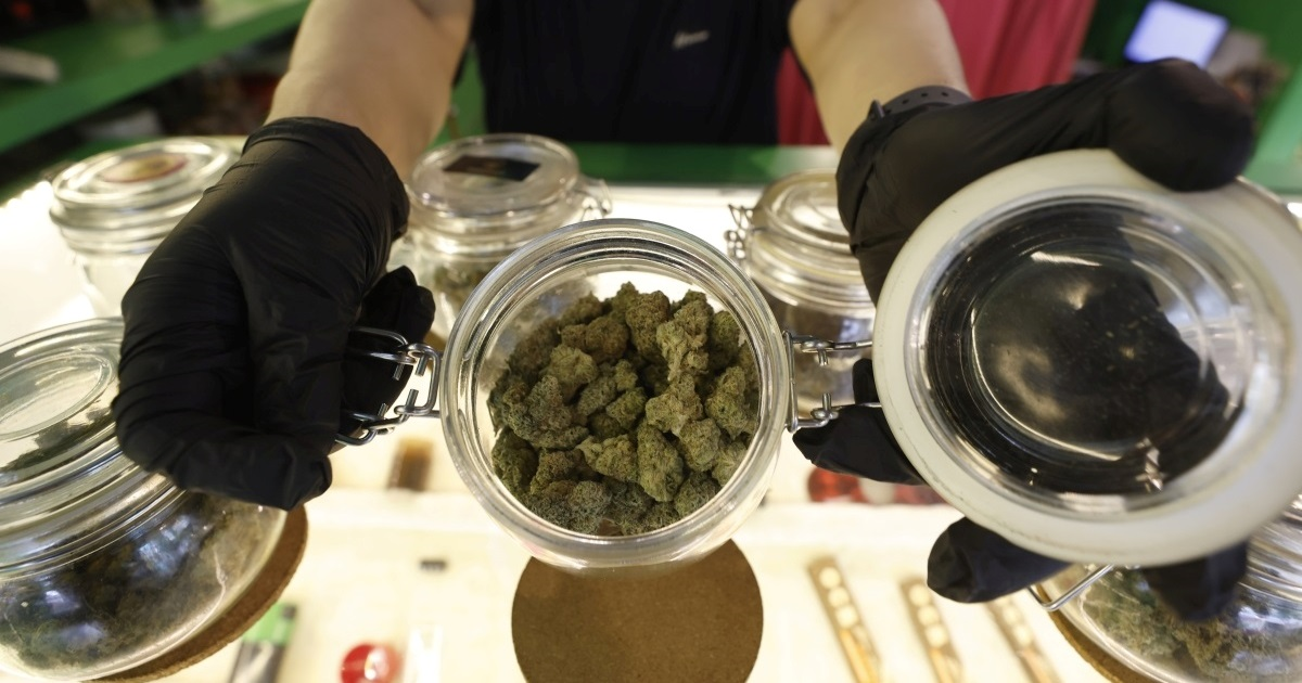 Tajland zabranio rekreativni kanabis, trgovci zatvaraju trgovine