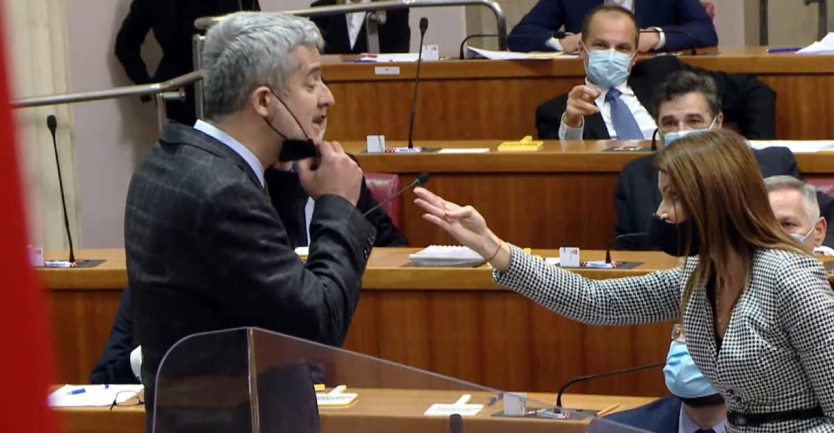 VIDEO Kaos u saboru: Raspudić se unio Grbinu u lice. Marija Selak: Iznesite me van!