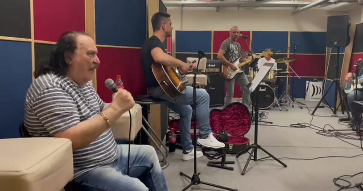 FOTO Mišo se priprema za večerašnji koncert, s bendom odradio probu