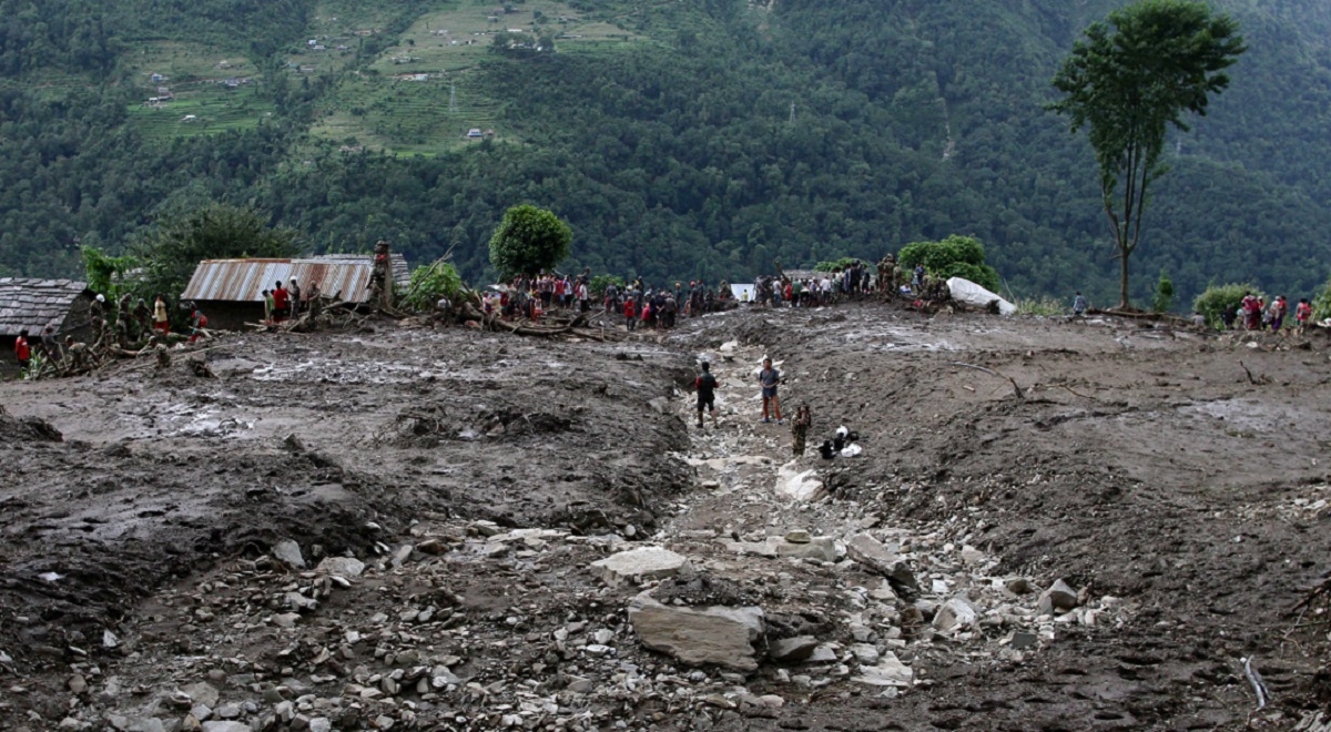 Najmanje 17 mrtvih nakon klizišta u Nepalu