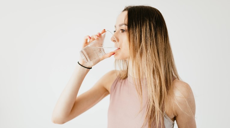 Pijete li dovoljno vode: Pet načina da provjerite jeste li hidrirani