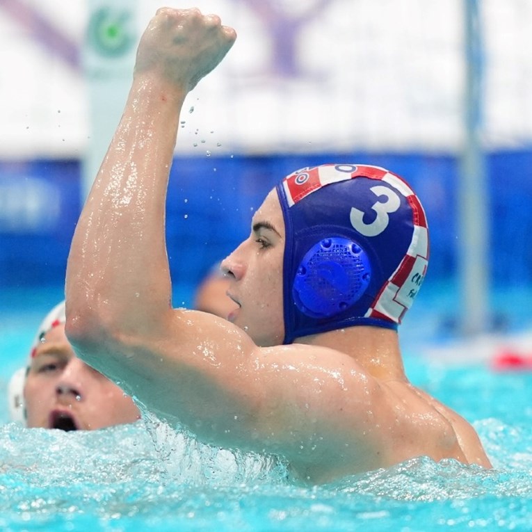 Mladi hrvatski vaterpolisti velikim preokretom izborili polufinale SP-a