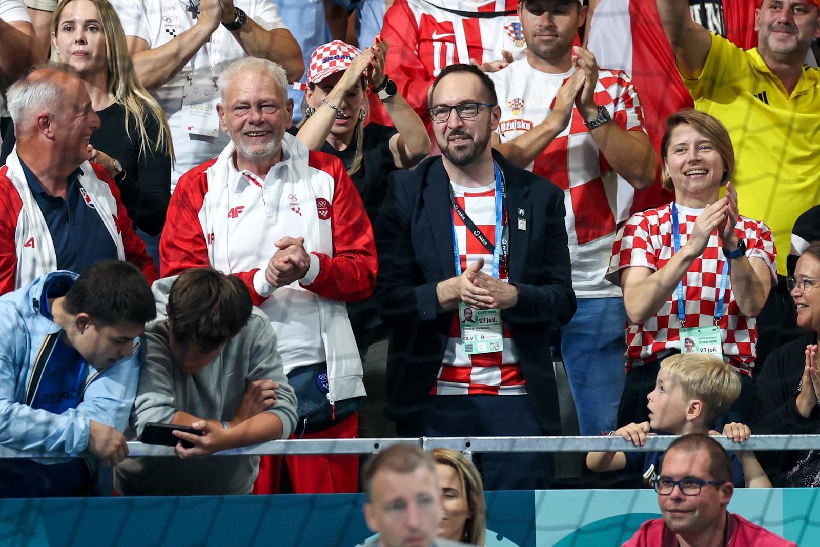 Hrvatska juri prema finalu, Tomašević je u problemu