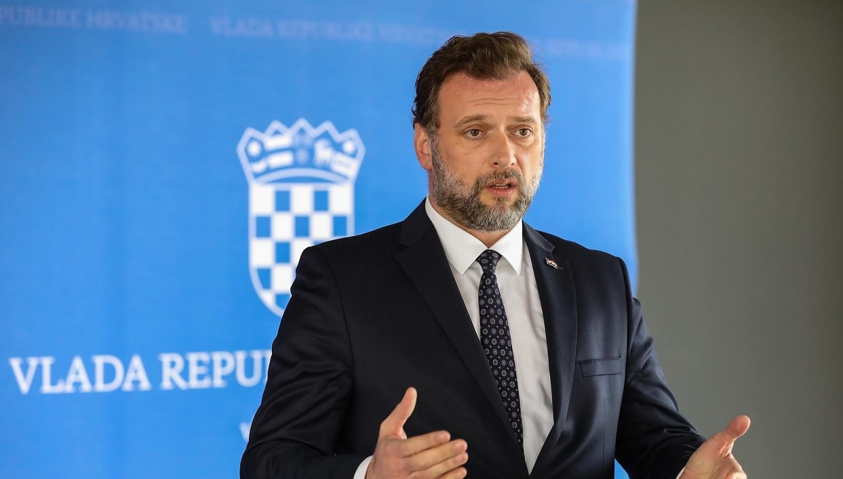Banožić o kreditu APN-a: Nemam dovoljno novca za gradnju kuće