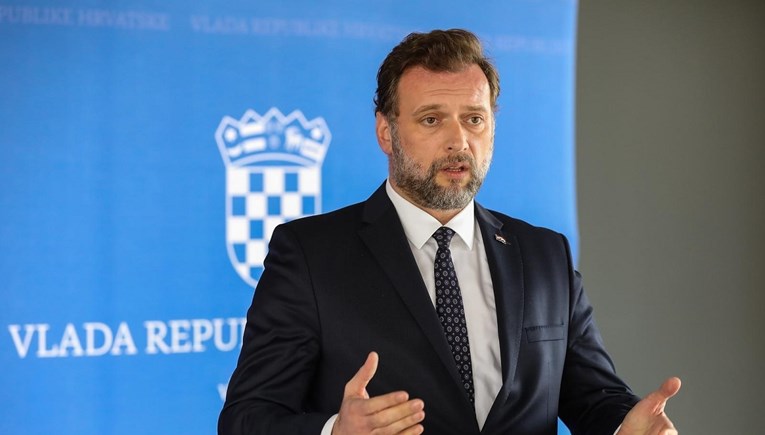 Banožić o kreditu APN-a: Nemam dovoljno novca za gradnju kuće