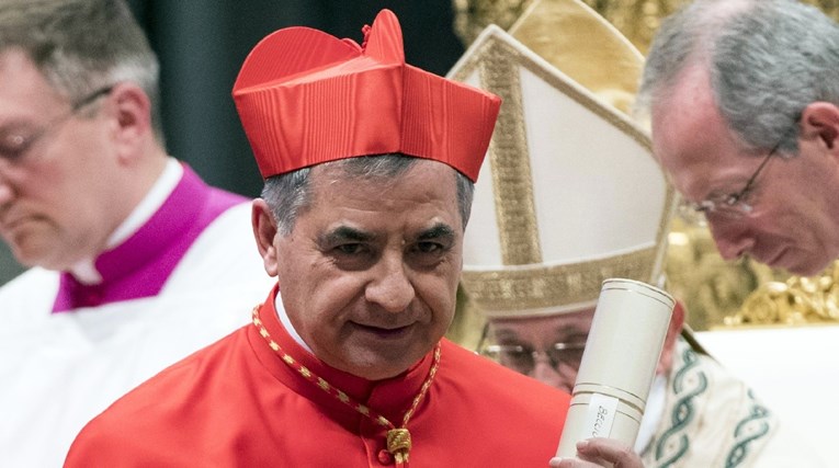 Papa bio na misi s kardinalom kojeg je prošle godine smijenio