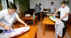 Dječaci u španjolskoj školi uče šivati, kuhati, glačati i prati odjeću