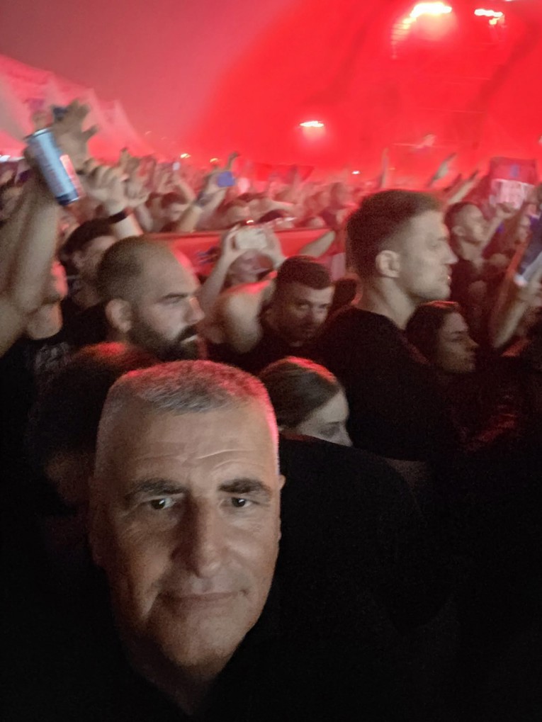 Bulj objavio fotku s koncerta: "S narodom je najljepše"