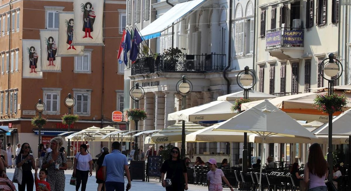 U riječkom kafiću muškarac nožem napao drugog