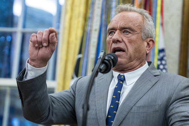 Kennedy rekao da Njemačka progoni tisuće liječnika koji nisu cijepili ljude