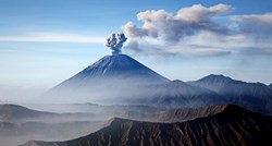 U erupciji vulkana u Indoneziji poginulo 15 ljudi, traga se za nestalima