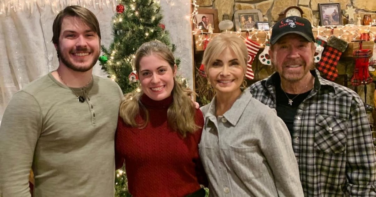 Sin i kći Chucka Norrisa emotivno se oprostili od oca: "Bio si najbolji tata"