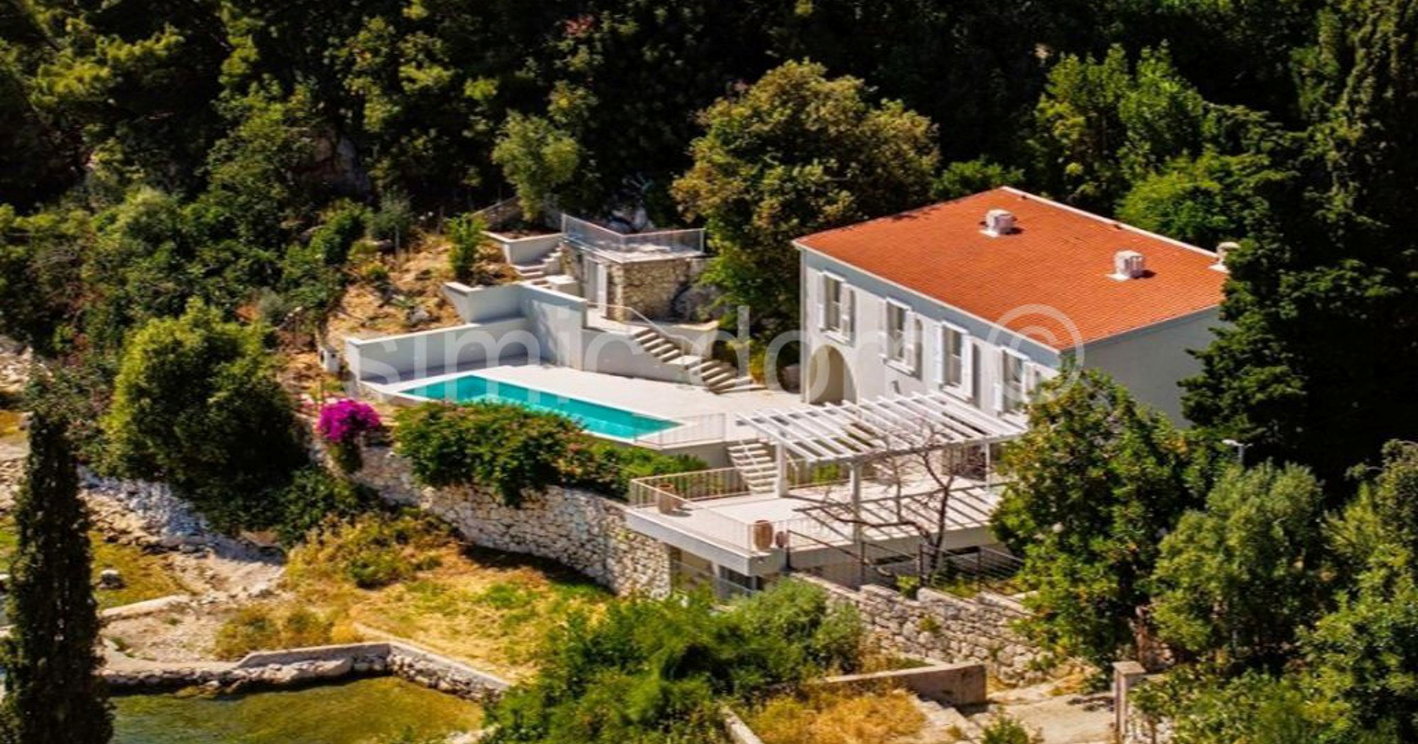 Luksuzna vila na Čiovu prodaje se za 3,4 milijuna eura. Pogledajte kako izgleda