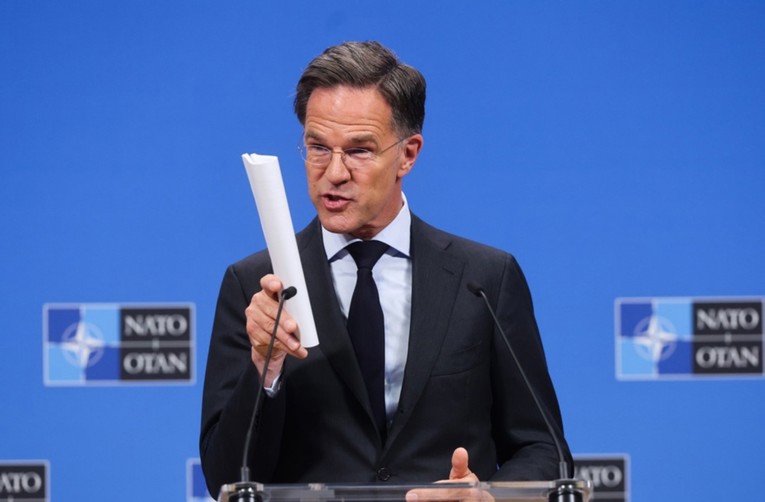 Rutte: Amerika je prilagodila doprinos NATO-u, to nije povlačenje