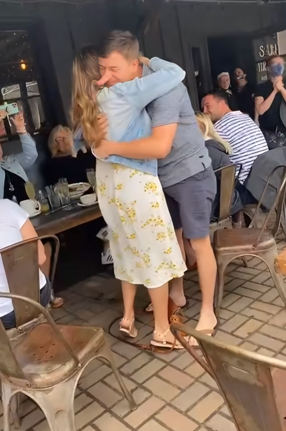 Stranac snimio prosidbu para, ali je zaboravio isključiti filter. Pogledajte rezultat