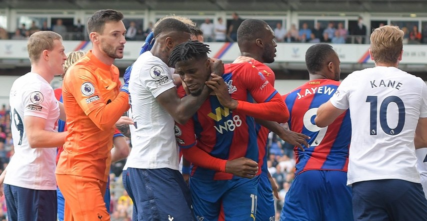 VIDEO Udarac, hvatanje za vrat i naguravanje u utakmici Crystal Palace - Tottenham