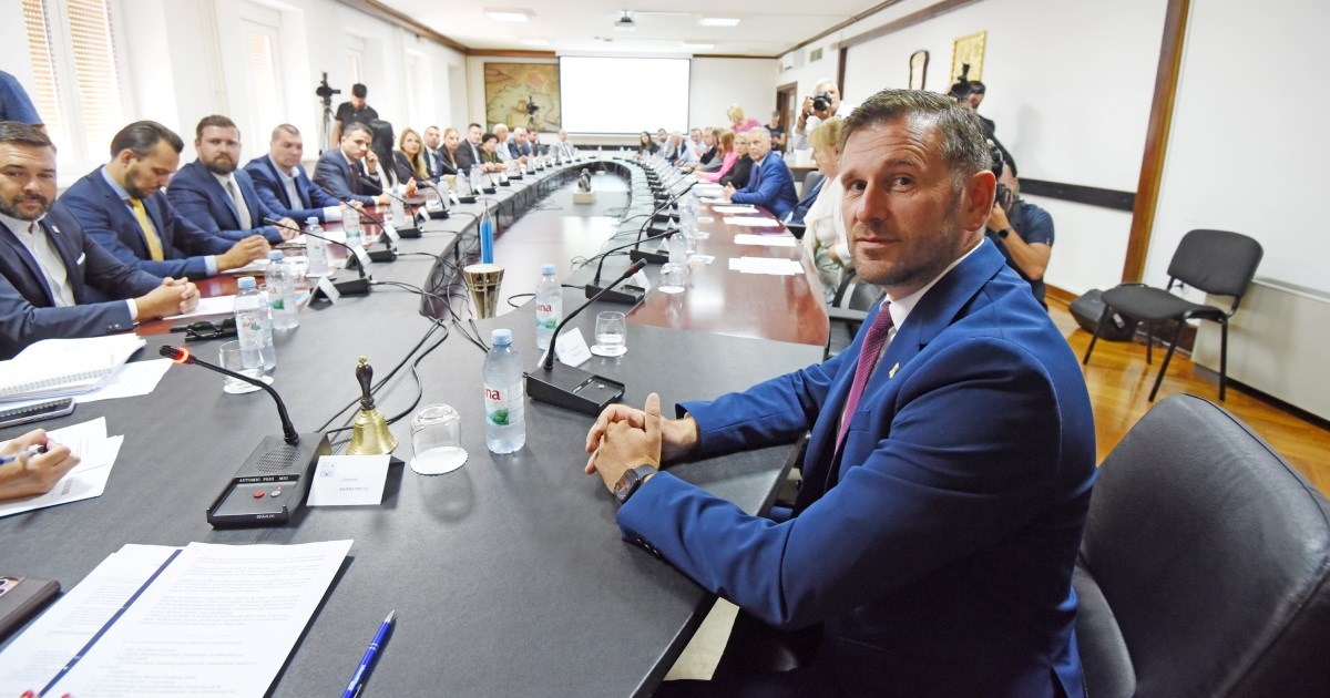 Drugi pokušaj konstituiranja splitskog Gradskog vijeća počeo stankom