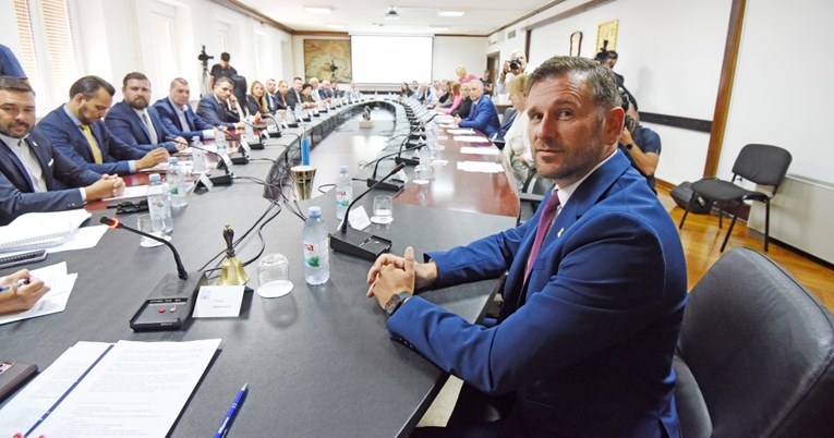 Drugi pokušaj konstituiranja splitskog Gradskog vijeća počeo stankom