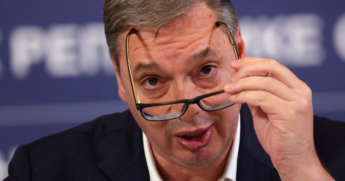 Vučić: Hoćete da vas podsjetim kako smo jučer ispratili reprezentaciju?