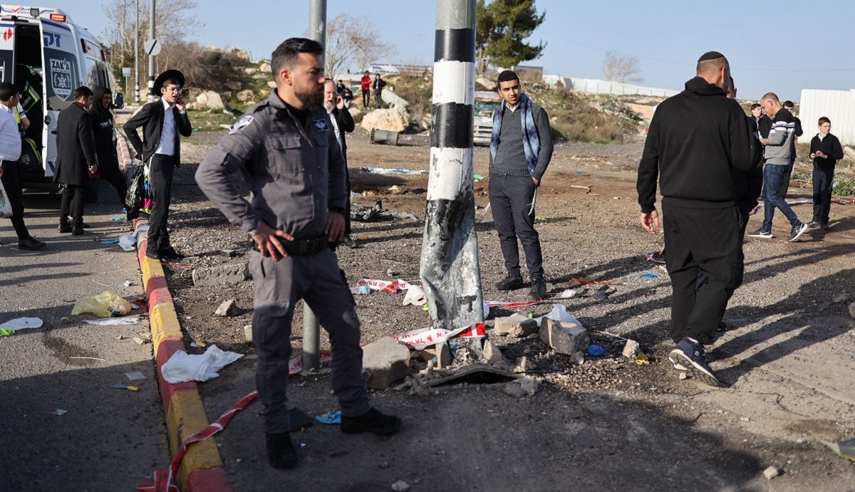 Dječak (8) umro nakon što se Palestinac autom zabio u autobusnu stanicu u Jeruzalemu
