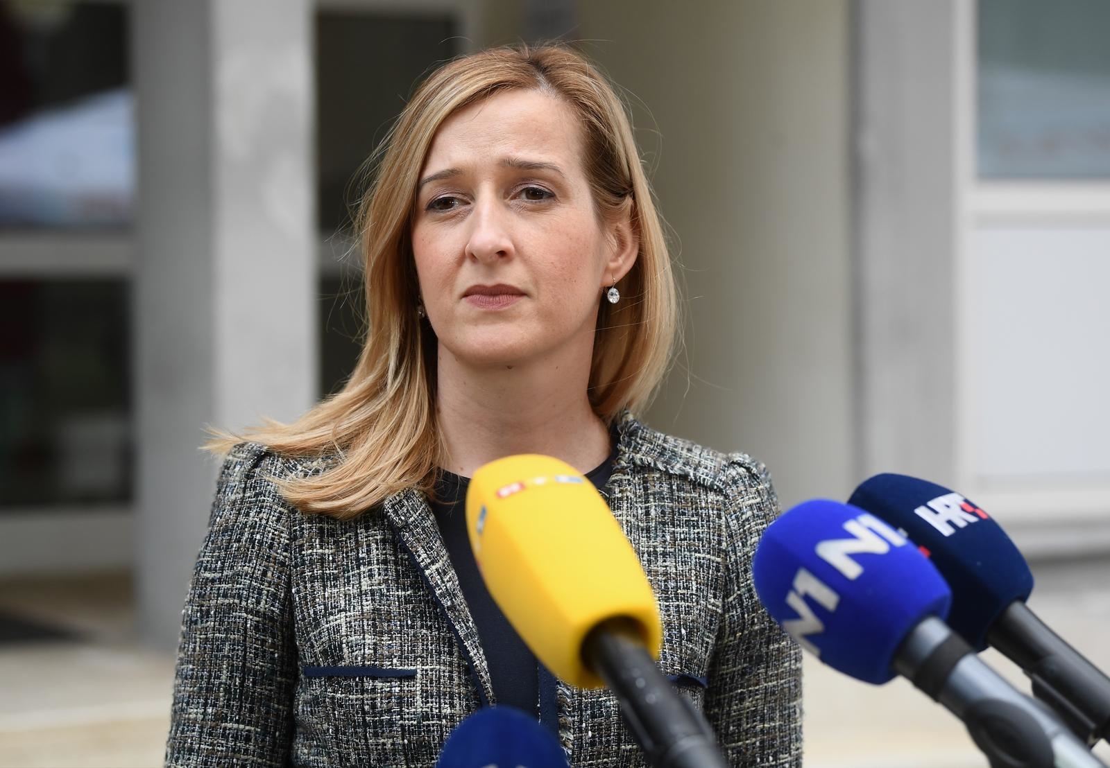 Ahmetović napala vladu: Na muci građana su odlučili napuniti proračun