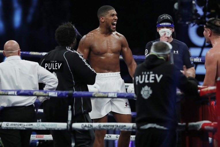 Anthony Joshua prelazi u MMA?