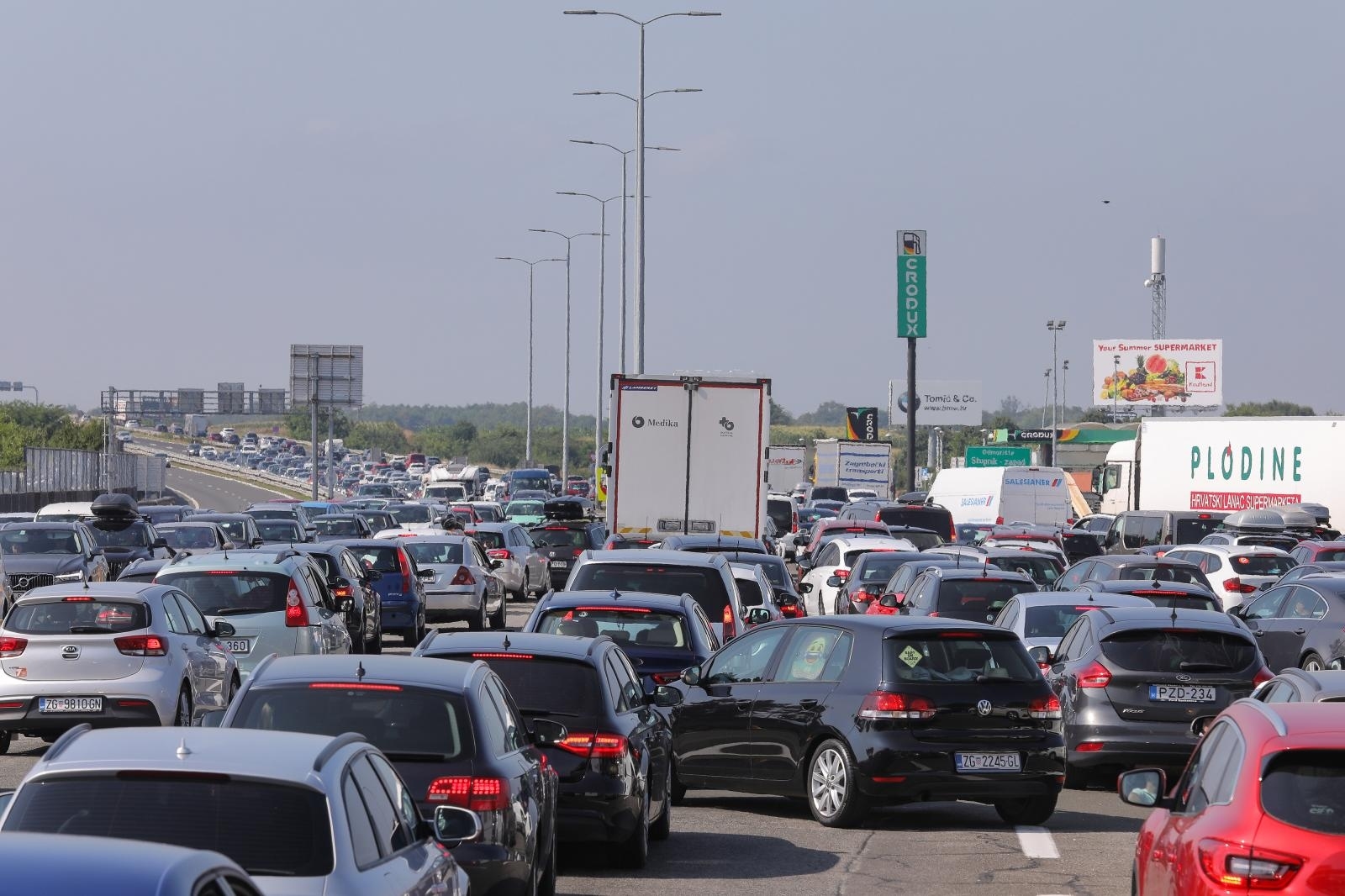 Danas se očekuje pojačan promet diljem zemlje, evo kakvo je stanje na cestama