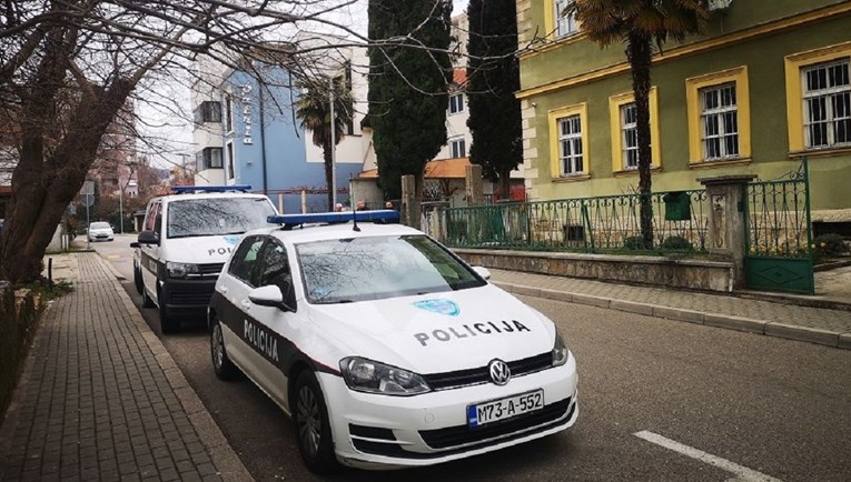 U dvorištu škole u Mostaru pronađena bomba