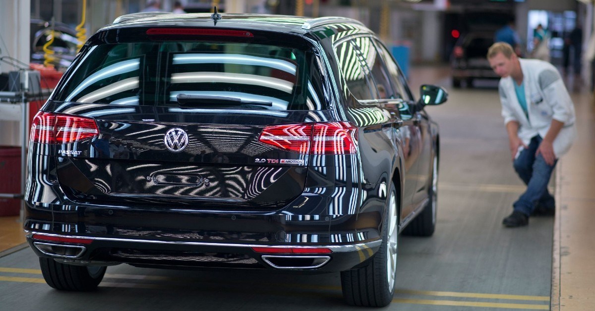 Cijena koronakrize: Volkswagen izgubio 415, a BMW čak 1100 eura po automobilu