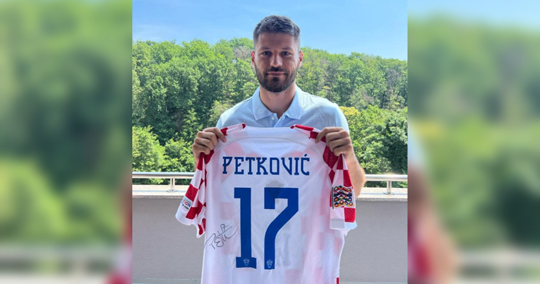 U njemu zabio gol Nizozemcima: Petković donirao dres za pomoć stopostotnom invalidu