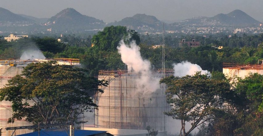 Curenje plina u tvornici u Indiji: Devetero mrtvih, policija patrolira s maskama
