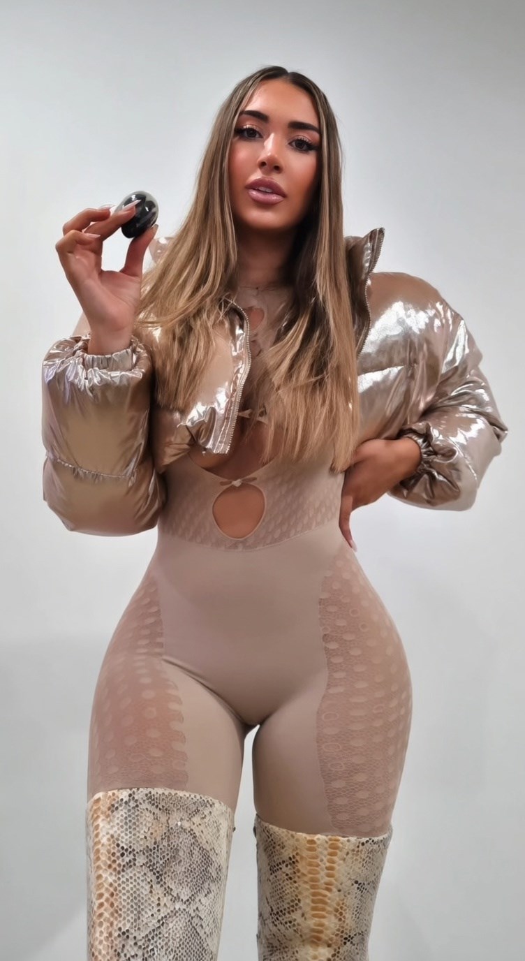 Pokazala u čemu ide na dejt pa ostavila ljude bez teksta: "Zar tako ideš van?"