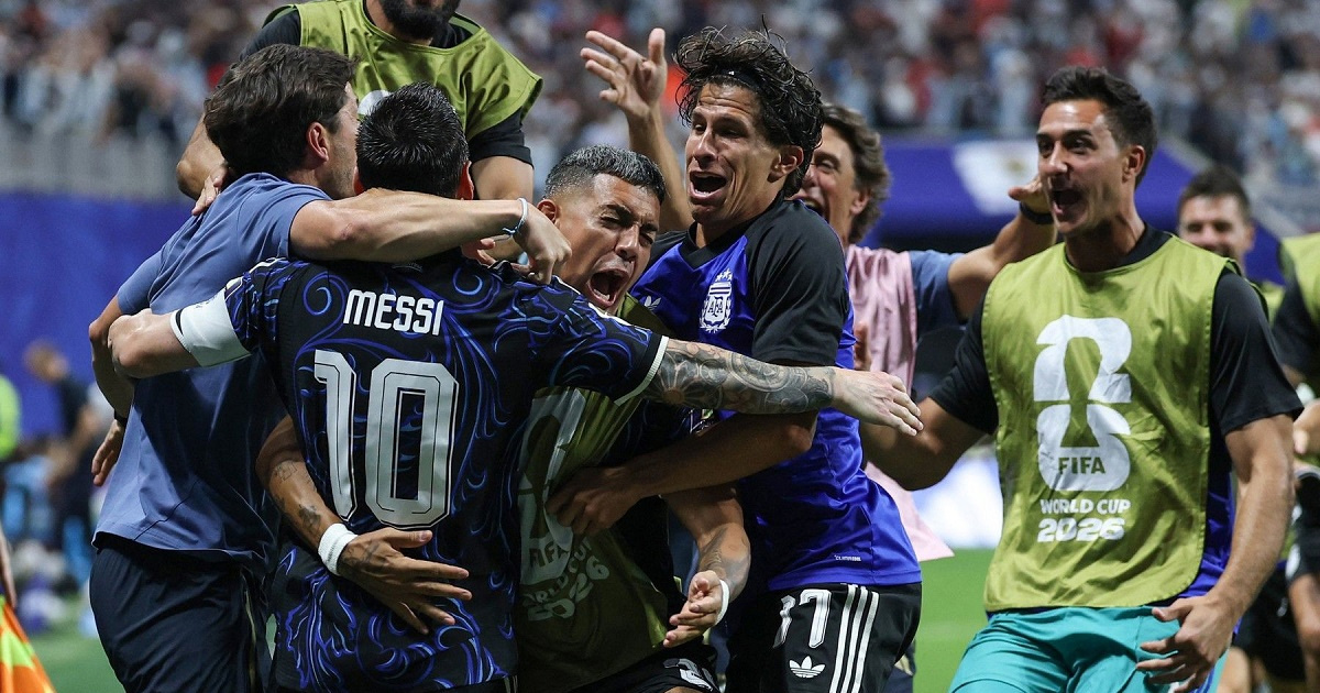 Simeone se rasplakao govoreći o Messiju: Mi svi trčimo za njega i Argentinu