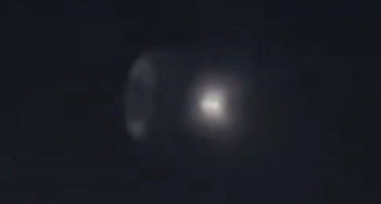 VIDEO Na nebu iznad Oklahome snimljen neobičan objekt: "Što je to? Odvaja se"