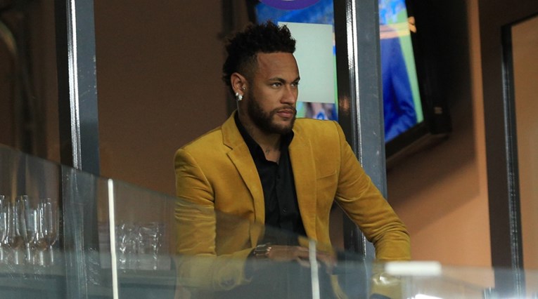 Neymar ne igra za PSG na otvaranju prvenstva: "Pregovori o transferu napreduju"