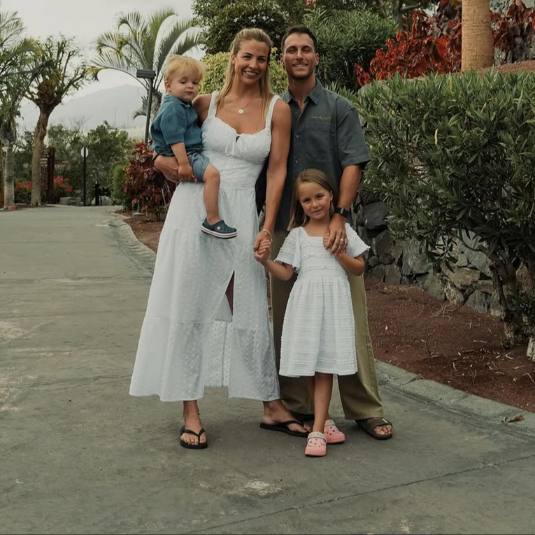 Poznati par na meti kritika zbog odgoja: "Ako ne zaspiš, tata će te pljusnuti"