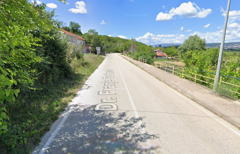 Kod Imotskog razbio auto, napao policiju, zaključao se u kuću. Svladali ga specijalci
