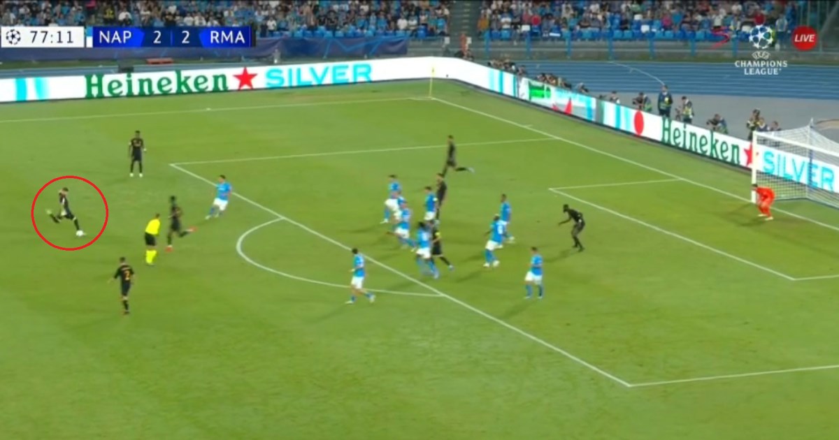 VIDEO Čudesan pogodak Reala za pobjedu protiv Napolija zapisan je kao autogol