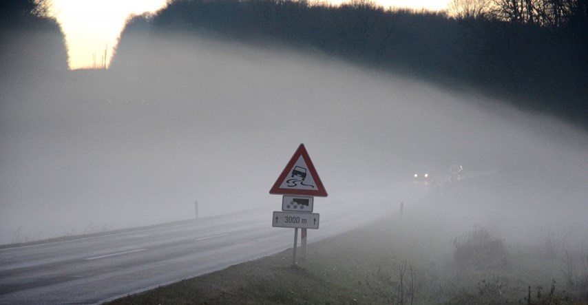Zbog niskih temperatura moguća poledica, magla smanjuje vidljivost