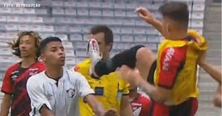 Brutalna tučnjava na utakmici u Brazilu, nogometaš dobio strašan udarac nogom u glavu