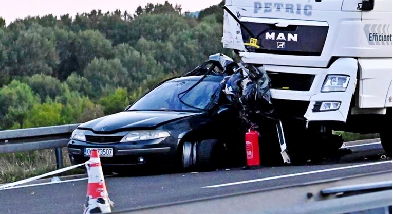 Detalji tragedije na A1: Kamion udario Poljake dok su stajali u desnoj traci