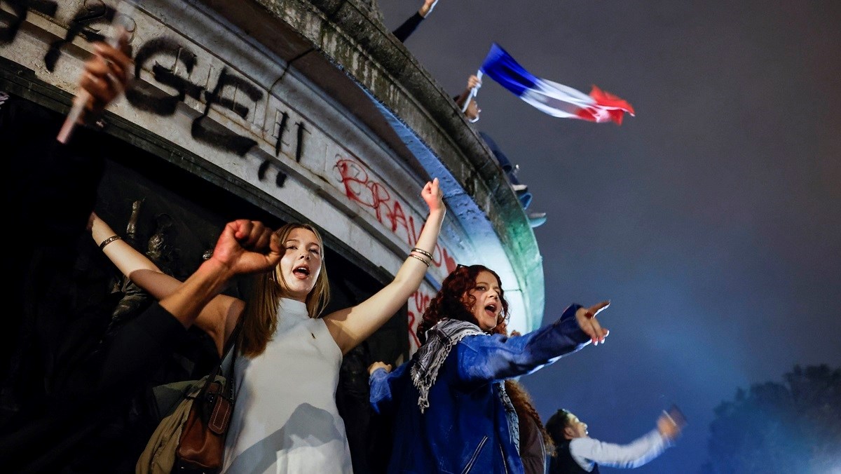 Potop desnice i Le Pen, ljevica pobijedila. Premijer daje ostavku, čeka se Macron