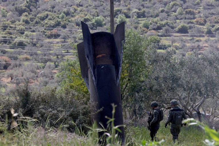 Mladi Iranac: Ako nisi u vojsci, dođu po tebe. Skupe te na ulici