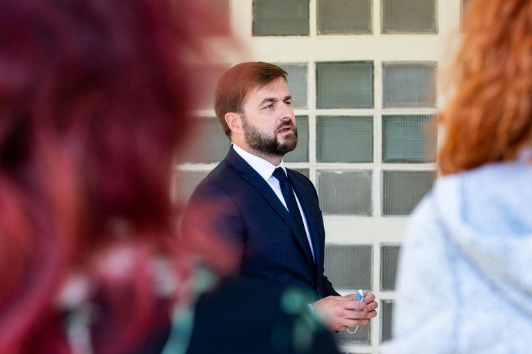 Pokrenut opoziv ministra Ćorića