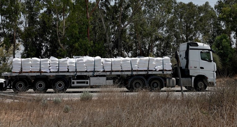 U Gazu je danas ušlo 220 kamiona s pomoći. UN: Prije blokade ih je ulazilo 500